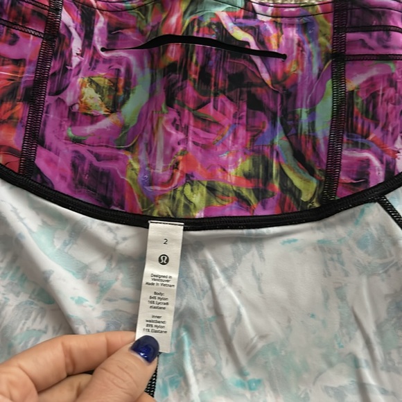 Like new short - Picture 2 of 4